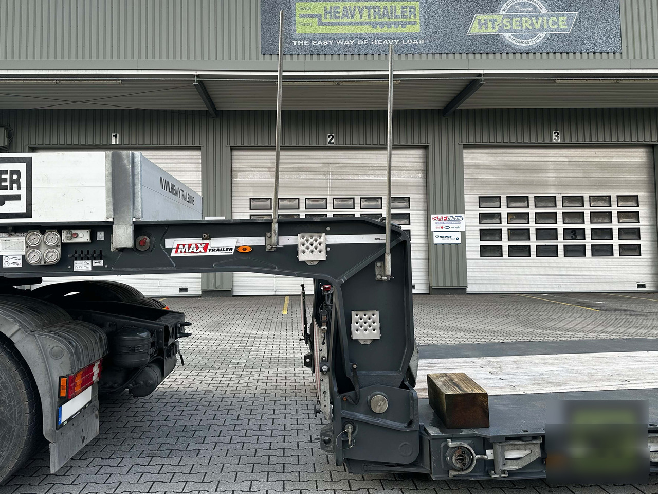 Faymonville MAX Trailer 3-Achs-Tiefbett mit Pendelachsen - Low loader semi-trailer: picture 4 Faymonville MAX Trailer 3-Achs-Tiefbett mit Pendelachsen - Low loader semi-trailer: picture 4