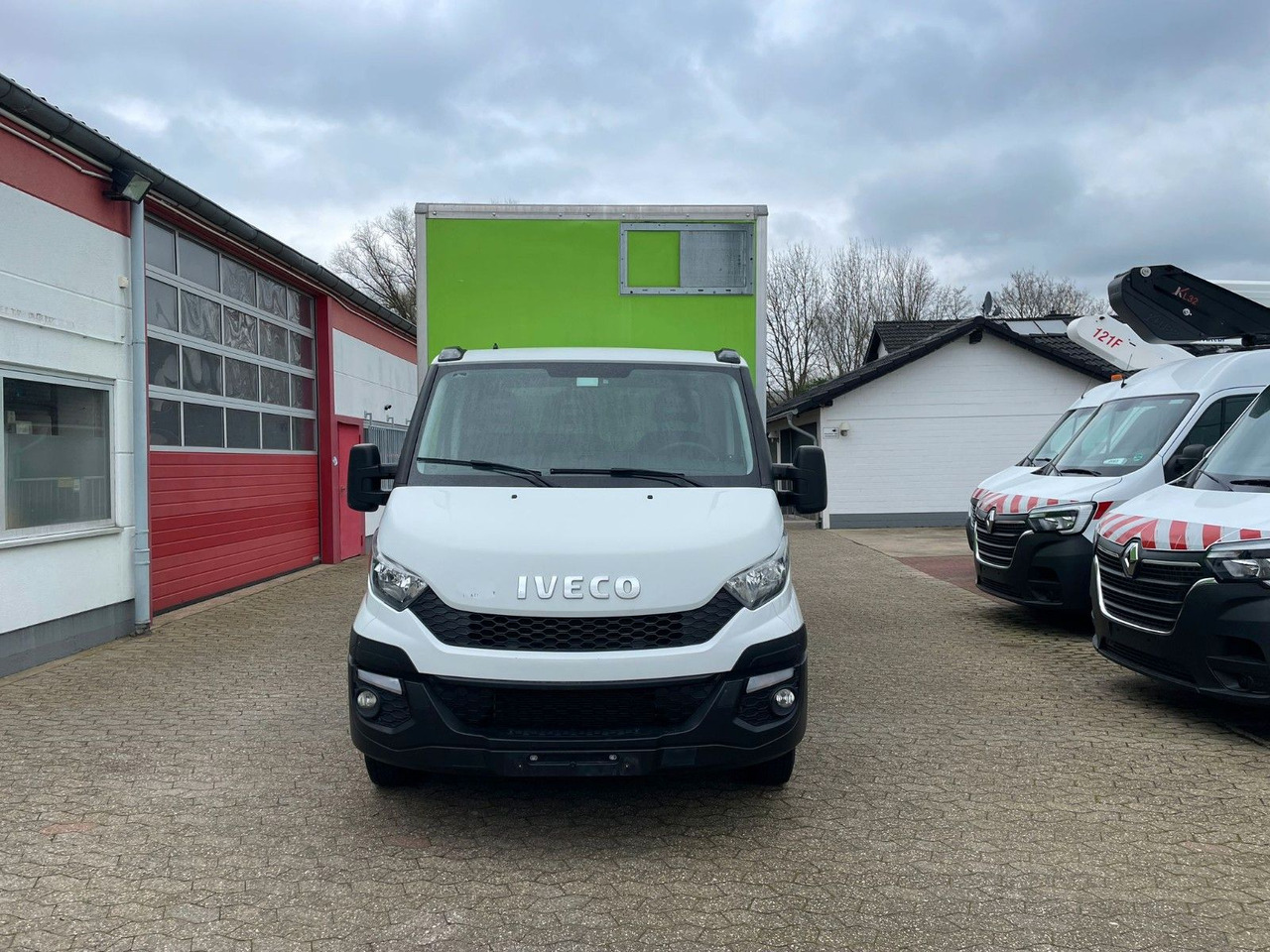 Iveco Daily 35C15 Koffer 4.2m Ladebordwand - Box van: picture 3 Iveco Daily 35C15 Koffer 4.2m Ladebordwand - Box van: picture 3