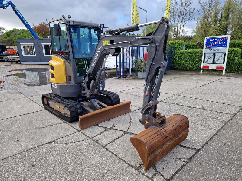 Volvo ECR25D met 2562 uur - Mini excavator: picture 2 Volvo ECR25D met 2562 uur - Mini excavator: picture 2