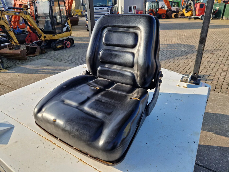 Electric forklift Yale 4.5 ton elektrisch triplomast: picture 6