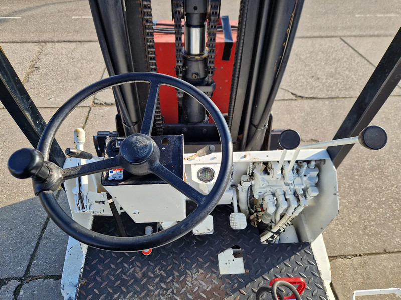 Electric forklift Yale 4.5 ton elektrisch triplomast: picture 5