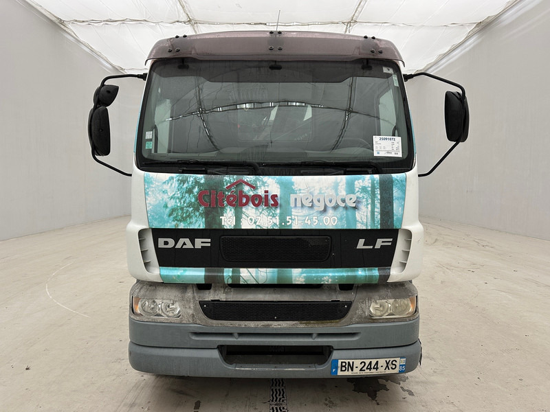 DAF LF55.210 - Dropside/ Flatbed truck, Crane truck: picture 2 DAF LF55.210 - Dropside/ Flatbed truck, Crane truck: picture 2