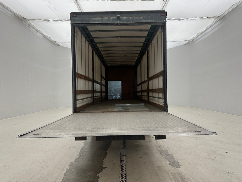 Iveco Eurocargo 180E28 - Curtainsider truck: picture 5 Iveco Eurocargo 180E28 - Curtainsider truck: picture 5