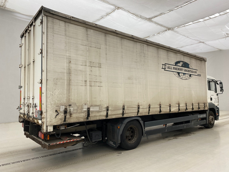 MAN TGA 18.320 - Curtainsider truck: picture 4 MAN TGA 18.320 - Curtainsider truck: picture 4