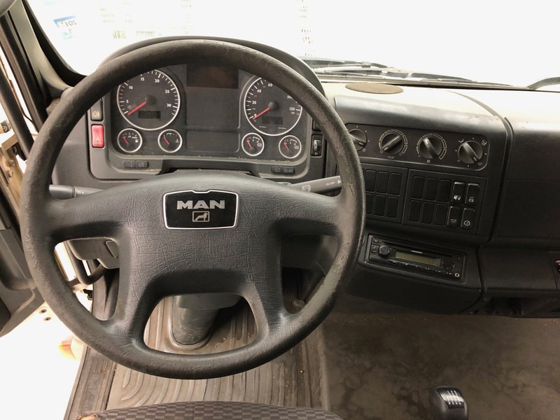 Box truck MAN TGL 8.180: picture 10