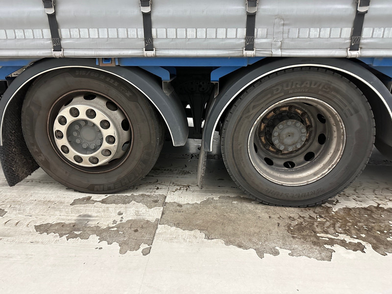 Curtainsider truck Mercedes-Benz Actros 2642 - 6x2: picture 10