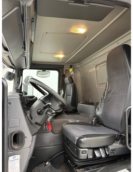 Curtainsider truck Scania P230: picture 12 Curtainsider truck Scania P230: picture 12