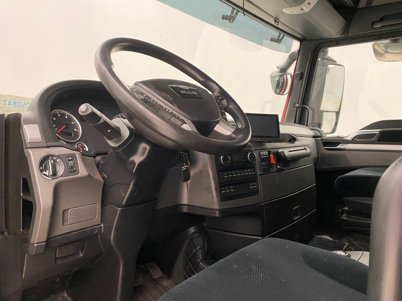 Tractor unit MAN TGX 18.440 - ADR: picture 9