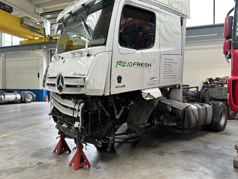 Tractor unit Mercedes-Benz Actros 2145: picture 8