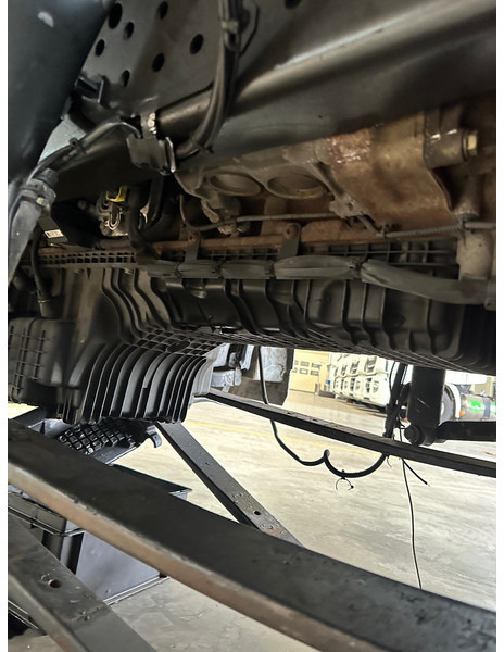 Tractor unit Mercedes-Benz Actros 2145: picture 10