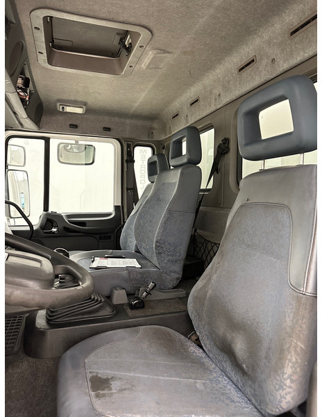 Refrigerator truck Volvo FL 220: picture 11