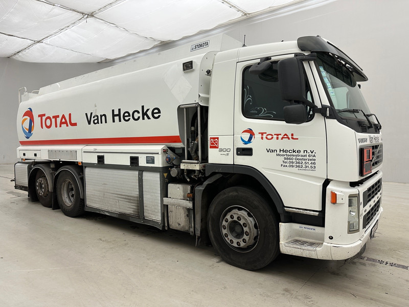 Volvo FM 300 - 6x2 - Tank truck: picture 3 Volvo FM 300 - 6x2 - Tank truck: picture 3