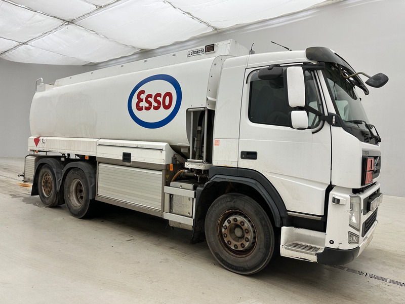 Volvo FM 380 - 6x2 - Tank truck: picture 3 Volvo FM 380 - 6x2 - Tank truck: picture 3