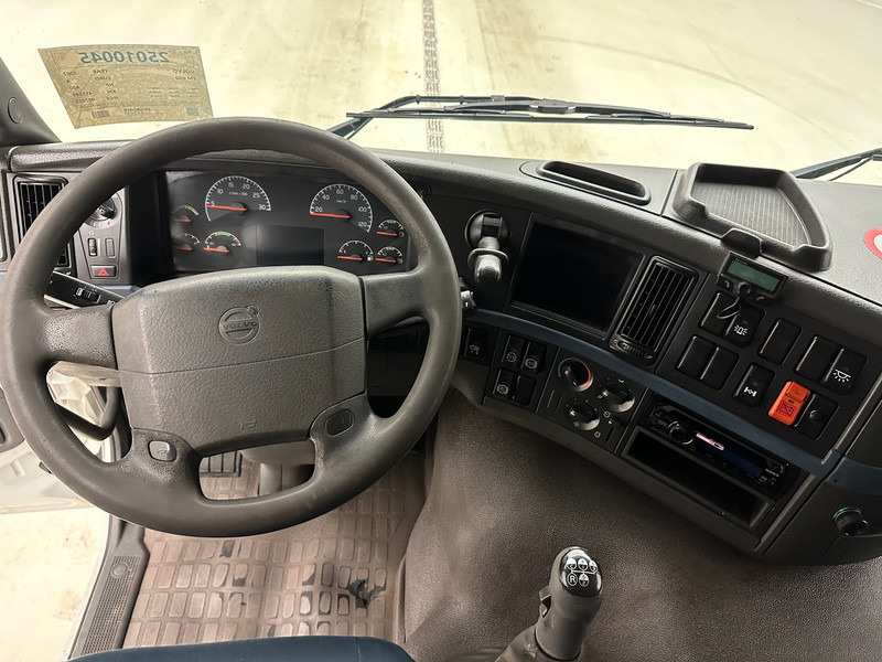 Tank truck Volvo FM400: picture 12
