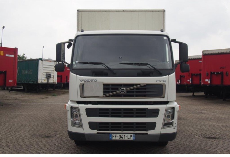 Volvo FM9.260 - Box truck: picture 2 Volvo FM9.260 - Box truck: picture 2