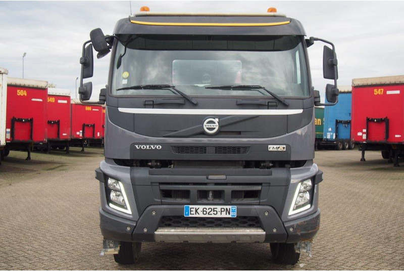 Volvo FMX 410 - 8x4 - Concrete mixer truck: picture 2 Volvo FMX 410 - 8x4 - Concrete mixer truck: picture 2