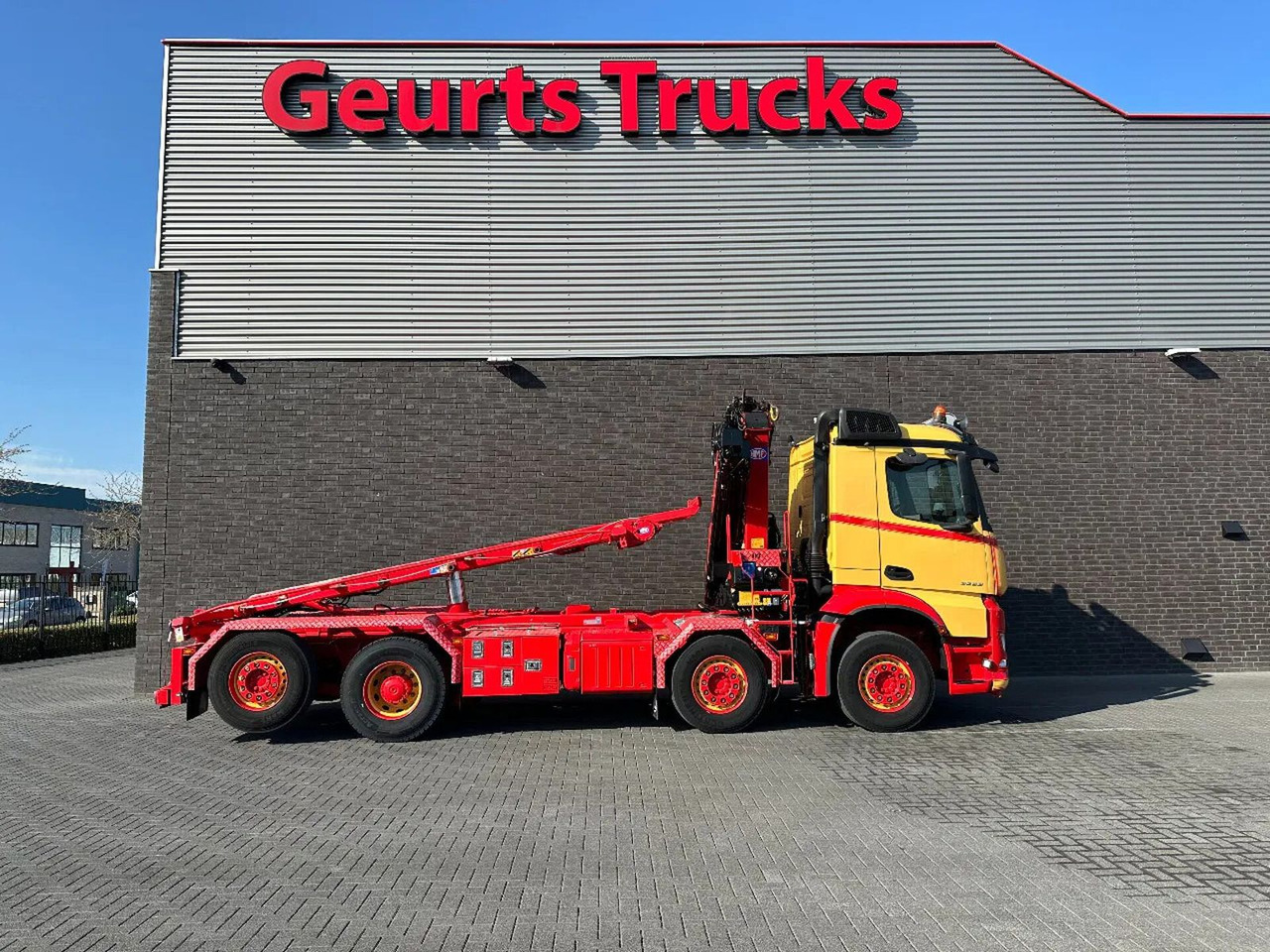 Mercedes-Benz Arocs 3253 L ENA 8X2/4 HMF2820 KRAAN / KRAN/ CRA - Hook lift truck, Crane truck: picture 4 Mercedes-Benz Arocs 3253 L ENA 8X2/4 HMF2820 KRAAN / KRAN/ CRA - Hook lift truck, Crane truck: picture 4