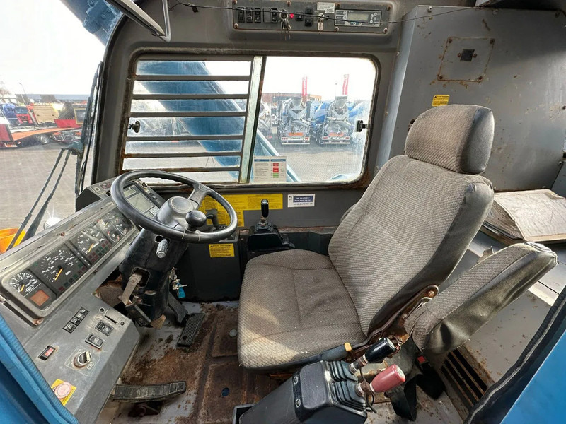 Tadano GR-700E-1-00211 + JIB ROUGH TERRAIN CRANE/RT CRANE leasing Tadano GR-700E-1-00211 + JIB ROUGH TERRAIN CRANE/RT CRANE: picture 16 Tadano GR-700E-1-00211 + JIB ROUGH TERRAIN CRANE/RT CRANE leasing Tadano GR-700E-1-00211 + JIB ROUGH TERRAIN CRANE/RT CRANE: picture 16