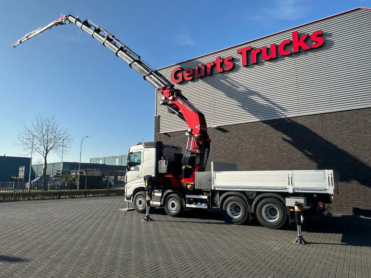 Volvo FH 500 8X4 RF-RT40G FASSI F1450R.2.8 + JIB L826 - Crane truck: picture 5 Volvo FH 500 8X4 RF-RT40G FASSI F1450R.2.8 + JIB L826 - Crane truck: picture 5