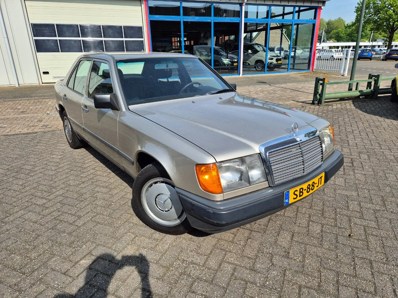 Car Mercedes-Benz 200-serie 200 E.. W124: picture 1