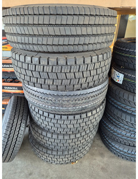 Michelin 235/75R 17.5 - Tire for Truck: picture 2 Michelin 235/75R 17.5 - Tire for Truck: picture 2