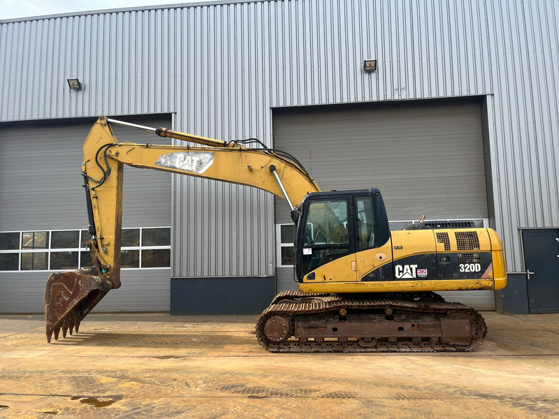 Caterpillar 320D - bucket with teeth - Crawler excavator: picture 1 Caterpillar 320D - bucket with teeth - Crawler excavator: picture 1