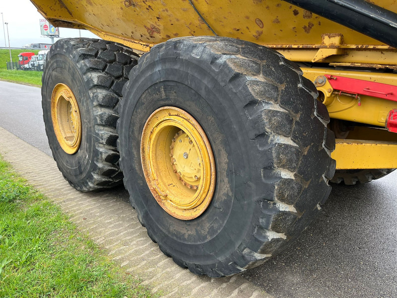 Articulated dumper Caterpillar 740B: picture 13