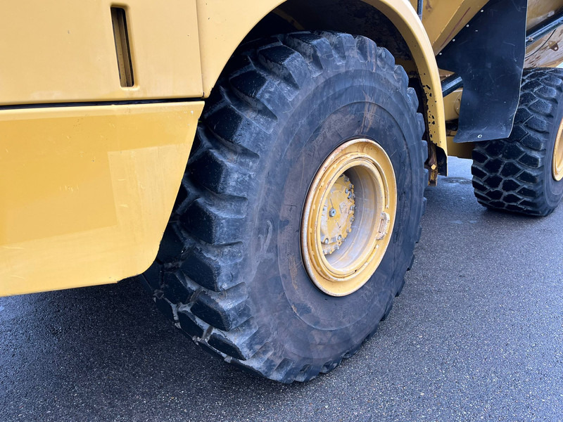 Articulated dumper Caterpillar 740B: picture 11