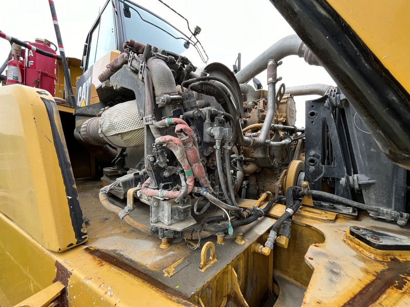 Articulated dumper Caterpillar 740B: picture 20