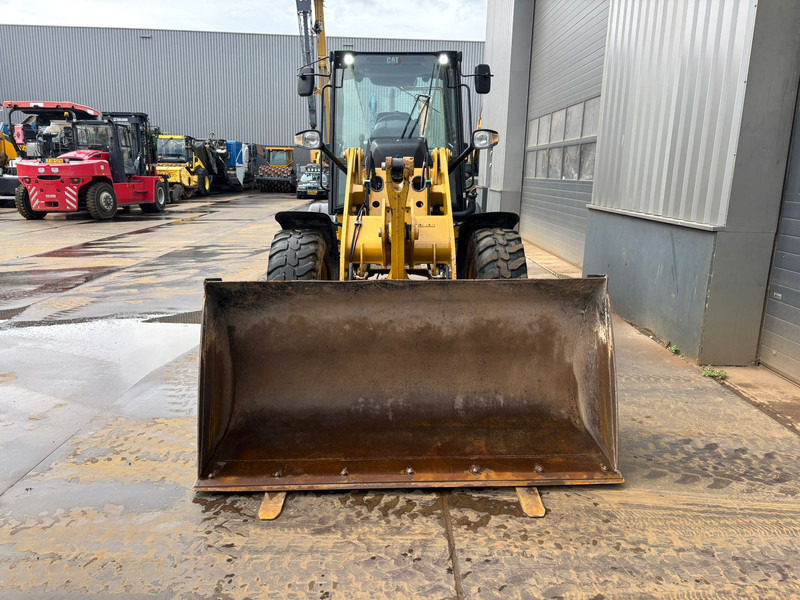 Wheel loader Caterpillar 908M: picture 8