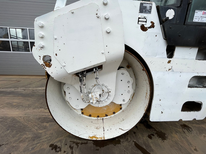 Roller Caterpillar CB534D CE / EPA: picture 6