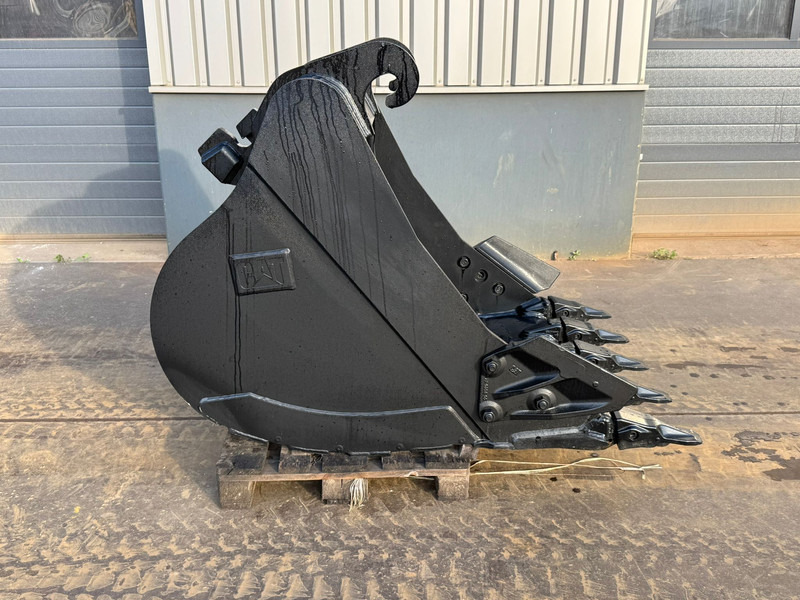 Caterpillar CW40 1200mm Bucket - Bucket: picture 1 Caterpillar CW40 1200mm Bucket - Bucket: picture 1