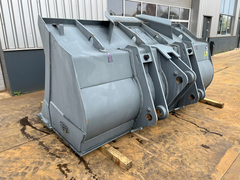 Doosan Bucket DL450-3 4700 l - Bucket: picture 1 Doosan Bucket DL450-3 4700 l - Bucket: picture 1