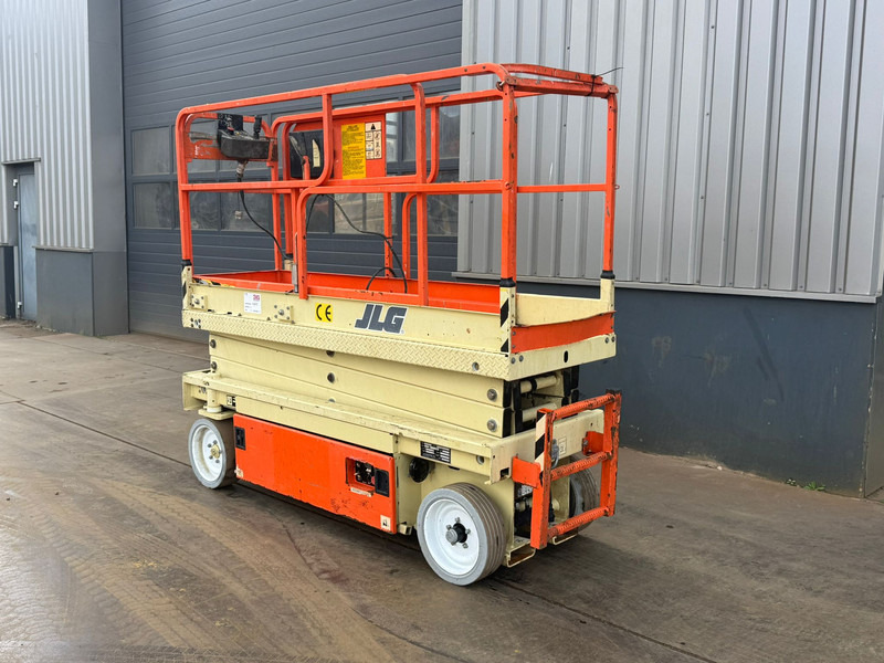 JLG JLG 2033 Schaarhoogwerker - Scissor lift: picture 2 JLG JLG 2033 Schaarhoogwerker - Scissor lift: picture 2