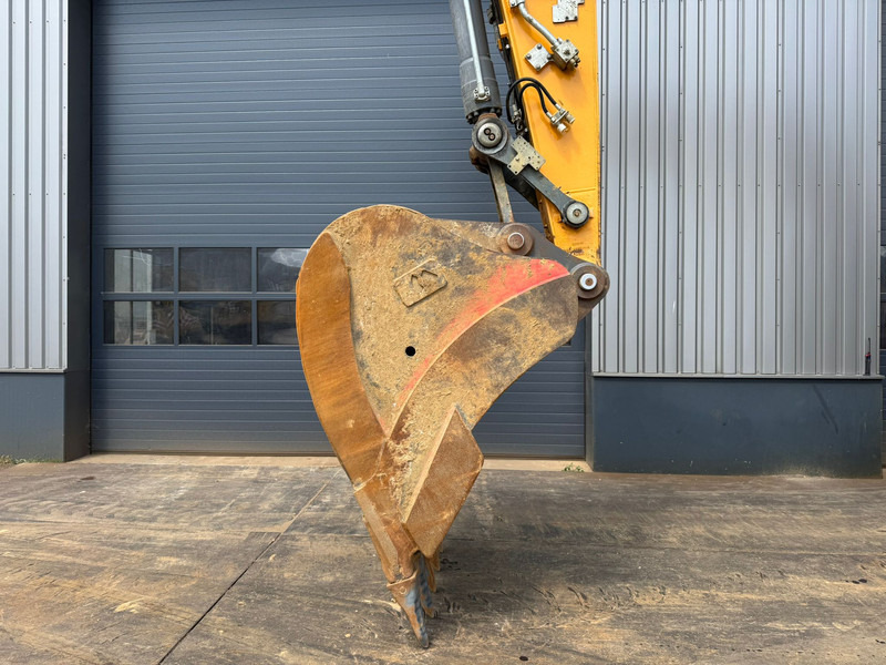 Crawler excavator Liebherr R945 S-HD (R944 / R946 / R950): picture 8