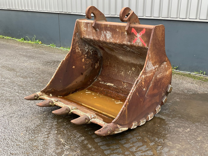 Verachtert Bucket with teeth - Bucket: picture 1 Verachtert Bucket with teeth - Bucket: picture 1