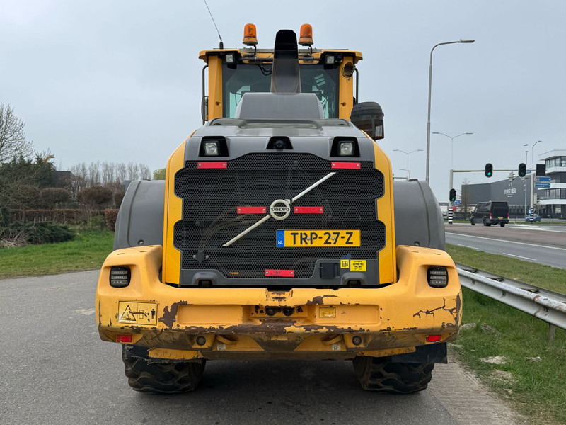 Volvo L110H - Wheel loader: picture 4 Volvo L110H - Wheel loader: picture 4