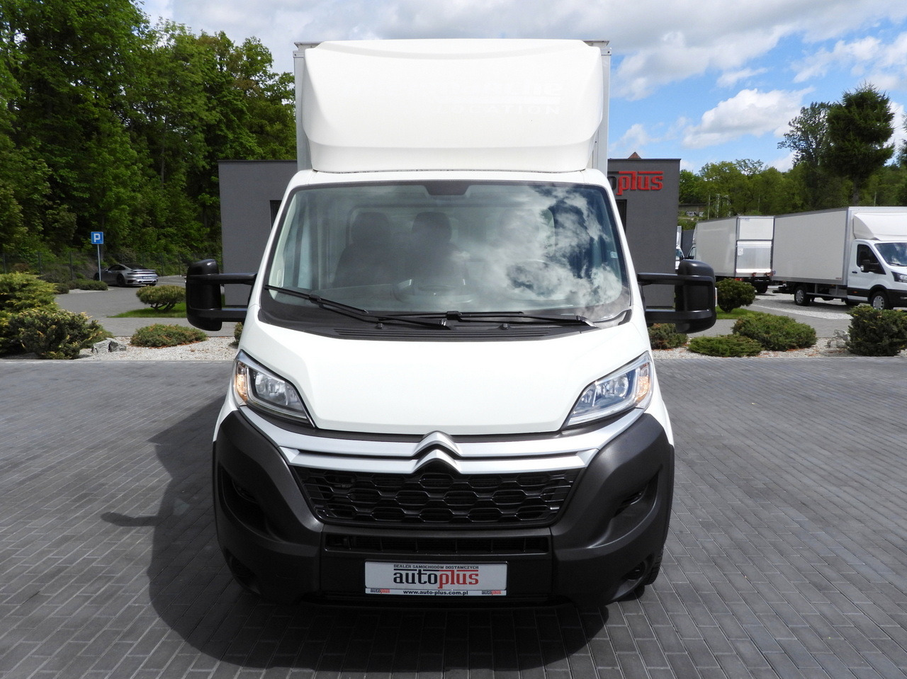 CITROEN JUMPER BOX LIFT 8 PALLETS CRUISE CONTROL NAVIGATION AIR CONDITIONING 165HP - Box van: picture 5 CITROEN JUMPER BOX LIFT 8 PALLETS CRUISE CONTROL NAVIGATION AIR CONDITIONING 165HP - Box van: picture 5