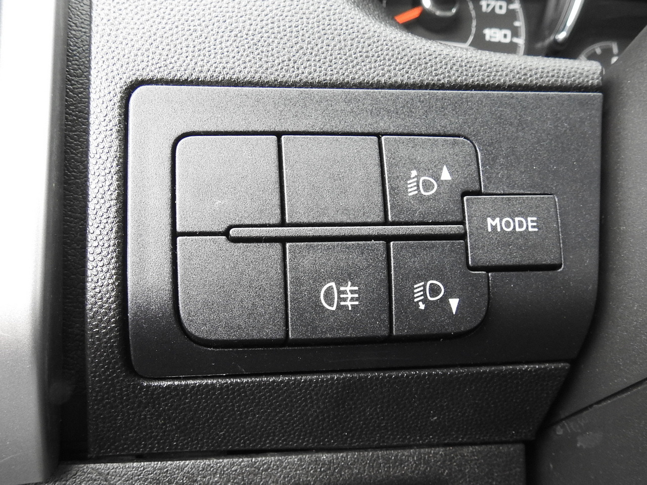Box van FIAT DUCATO BOX LIFT 8 PALLETS CRUISE CONTROL NAVIGATION AIR CONDITIONING LED LIGHTS  130HP: picture 31