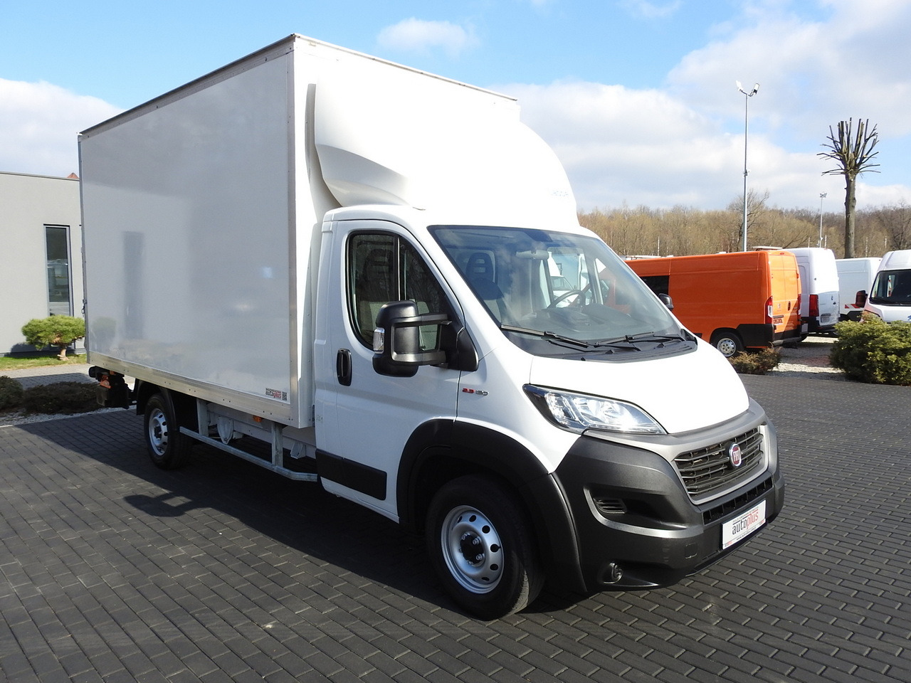 FIAT DUCATO BOX LIFT 8 PALLETS CRUISE CONTROL NAVIGATION LED LIGHTS AIR CONDITIONING 130HP - Refrigerated van: picture 4 FIAT DUCATO BOX LIFT 8 PALLETS CRUISE CONTROL NAVIGATION LED LIGHTS AIR CONDITIONING 130HP - Refrigerated van: picture 4