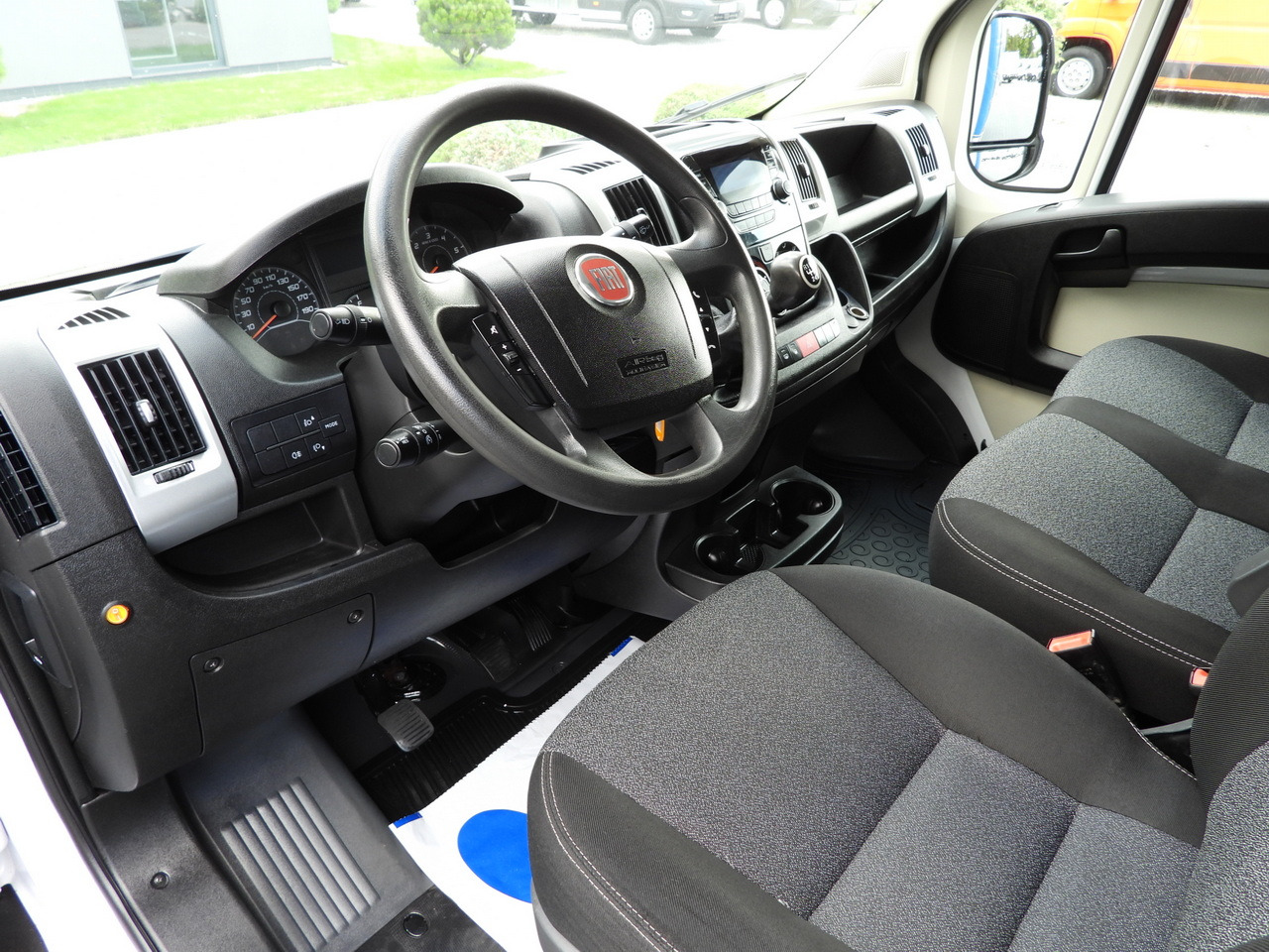 FIAT DUCATO TARPAULIN 10 PALLETS CRUISE CONTROL LED LIGHTS AIR CONDITIONING 180HP - Curtain side van: picture 2 FIAT DUCATO TARPAULIN 10 PALLETS CRUISE CONTROL LED LIGHTS AIR CONDITIONING 180HP - Curtain side van: picture 2