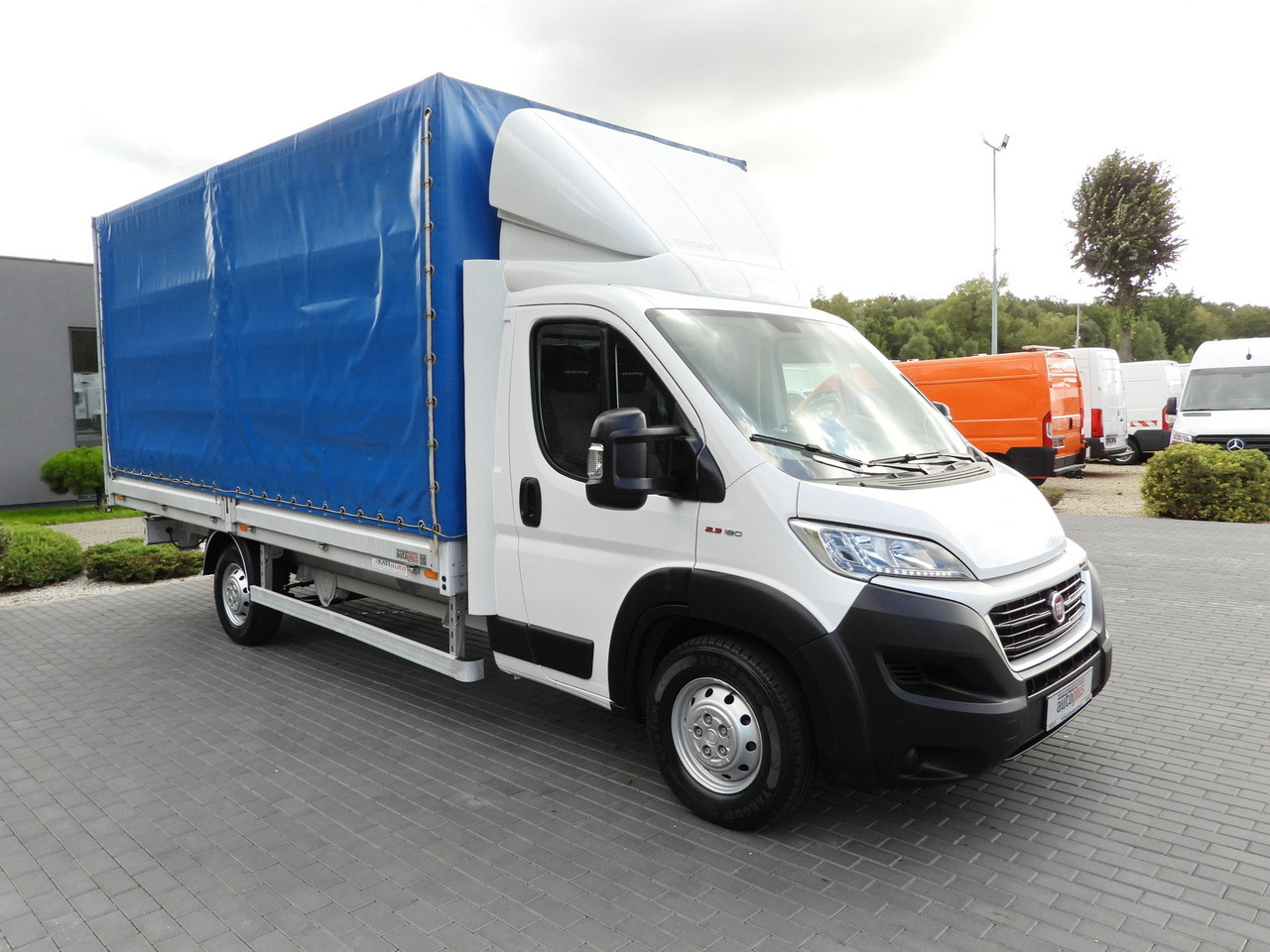 FIAT DUCATO TARPAULIN 10 PALLETS CRUISE CONTROL LED LIGHTS AIR CONDITIONING 180HP - Curtain side van: picture 4 FIAT DUCATO TARPAULIN 10 PALLETS CRUISE CONTROL LED LIGHTS AIR CONDITIONING 180HP - Curtain side van: picture 4