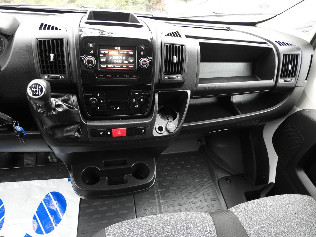 Curtain side van FIAT DUCATO TARPAULIN 10 PALLETS WEBASTO CRUISE CONTROL NAVIGATION AIR CONDITIONING 180HP: picture 33 Curtain side van FIAT DUCATO TARPAULIN 10 PALLETS WEBASTO CRUISE CONTROL NAVIGATION AIR CONDITIONING 180HP: picture 33