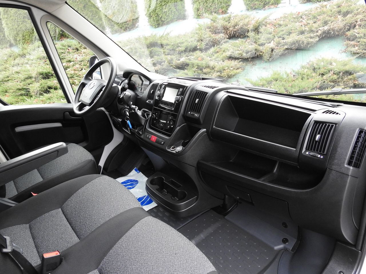 Curtain side van FIAT DUCATO TARPAULIN 10 PALLETS WEBASTO CRUISE CONTROL NAVIGATION AIR CONDITIONING 180HP: picture 38 Curtain side van FIAT DUCATO TARPAULIN 10 PALLETS WEBASTO CRUISE CONTROL NAVIGATION AIR CONDITIONING 180HP: picture 38