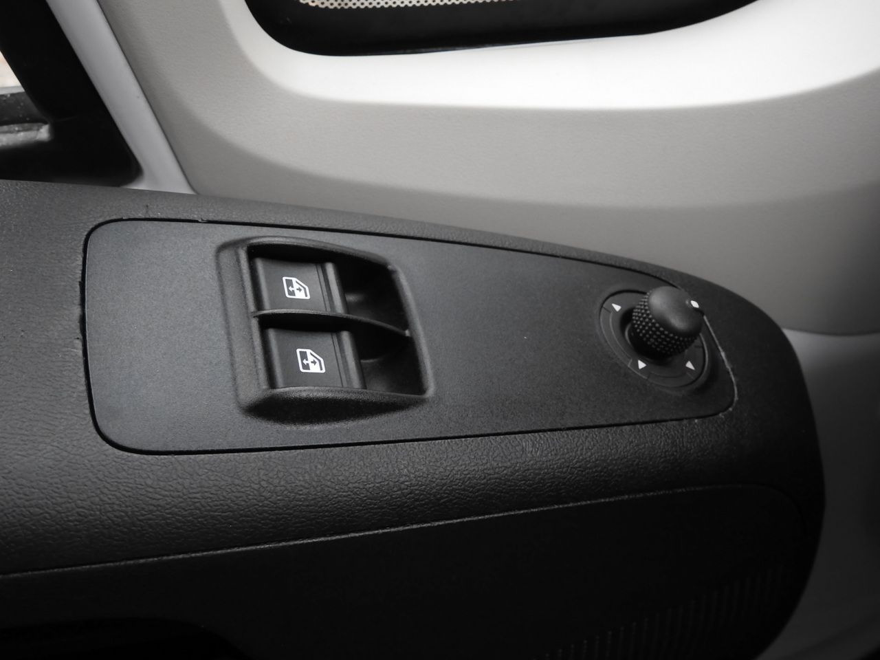 Curtain side van FIAT DUCATO TARPAULIN 10 PALLETS WEBASTO CRUISE CONTROL NAVIGATION AIR CONDITIONING 180HP: picture 27 Curtain side van FIAT DUCATO TARPAULIN 10 PALLETS WEBASTO CRUISE CONTROL NAVIGATION AIR CONDITIONING 180HP: picture 27