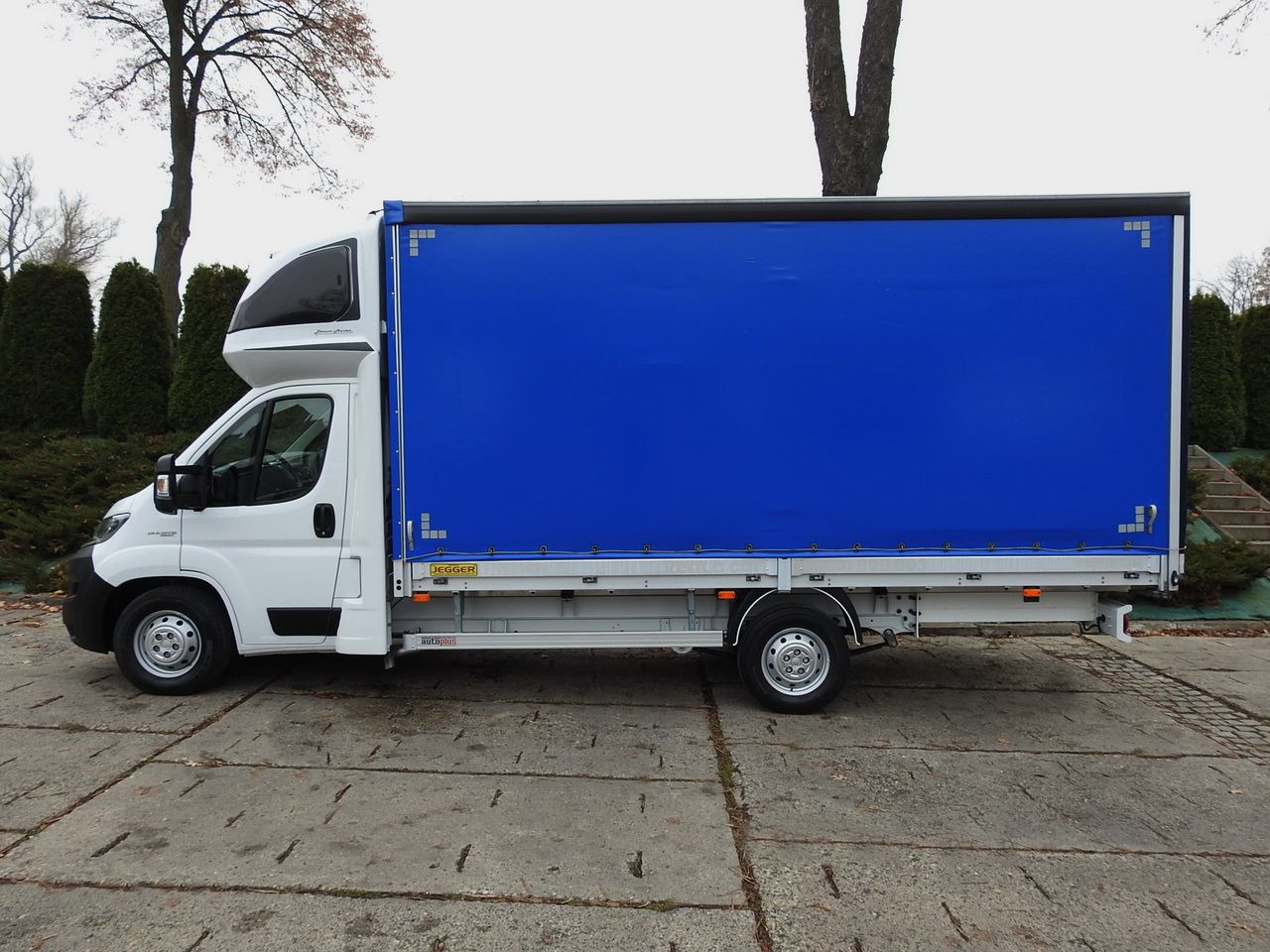 Curtain side van FIAT DUCATO TARPAULIN 10 PALLETS WEBASTO CRUISE CONTROL NAVIGATION AIR CONDITIONING 180HP: picture 9 Curtain side van FIAT DUCATO TARPAULIN 10 PALLETS WEBASTO CRUISE CONTROL NAVIGATION AIR CONDITIONING 180HP: picture 9