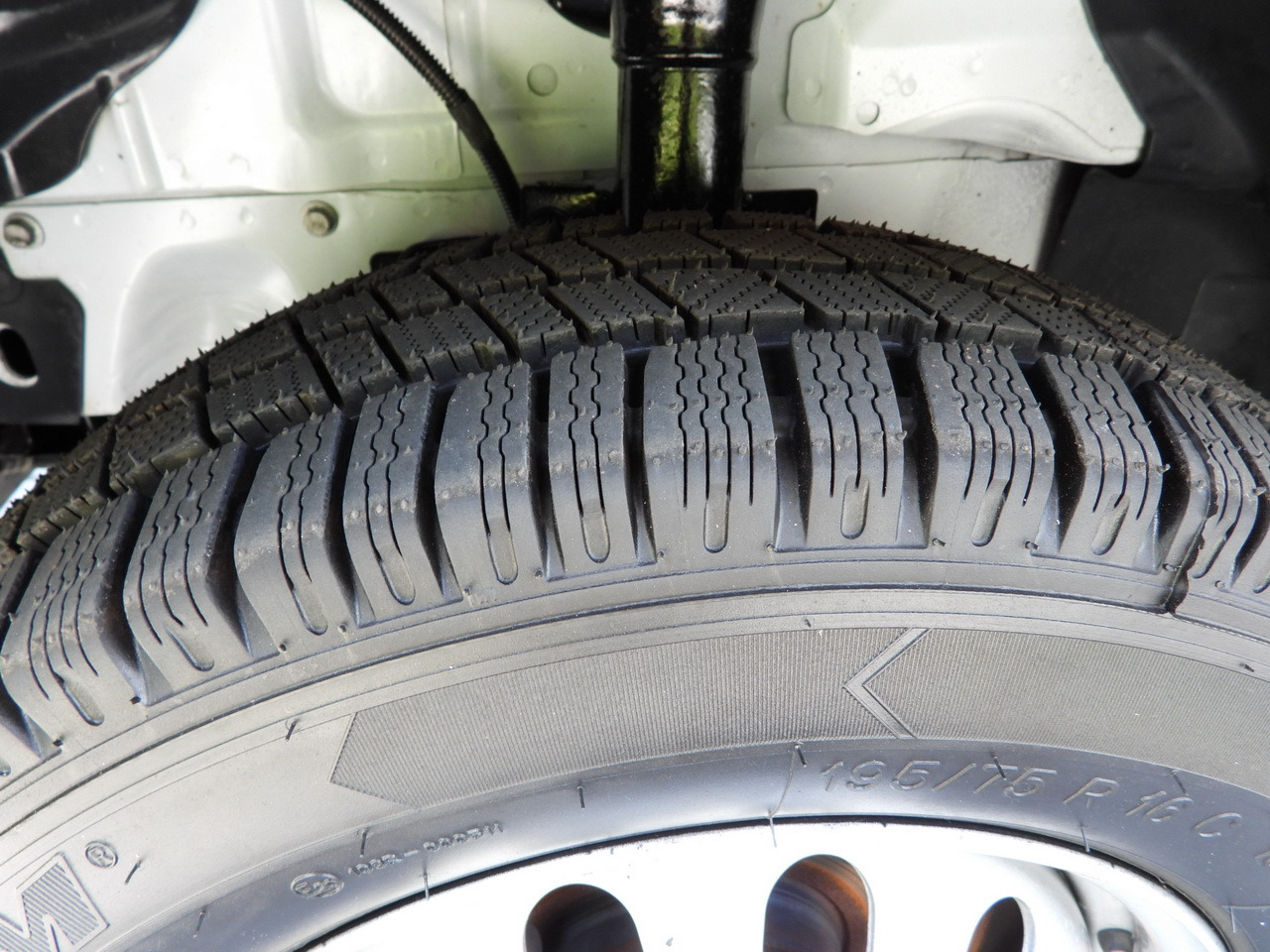 Box van FORD TRANSIT BOX LIFT 8 PALLETS CRUISE CONTROL LED LIGHTS TWIN WHEELS AIR CONDITIONING  130HP: picture 19