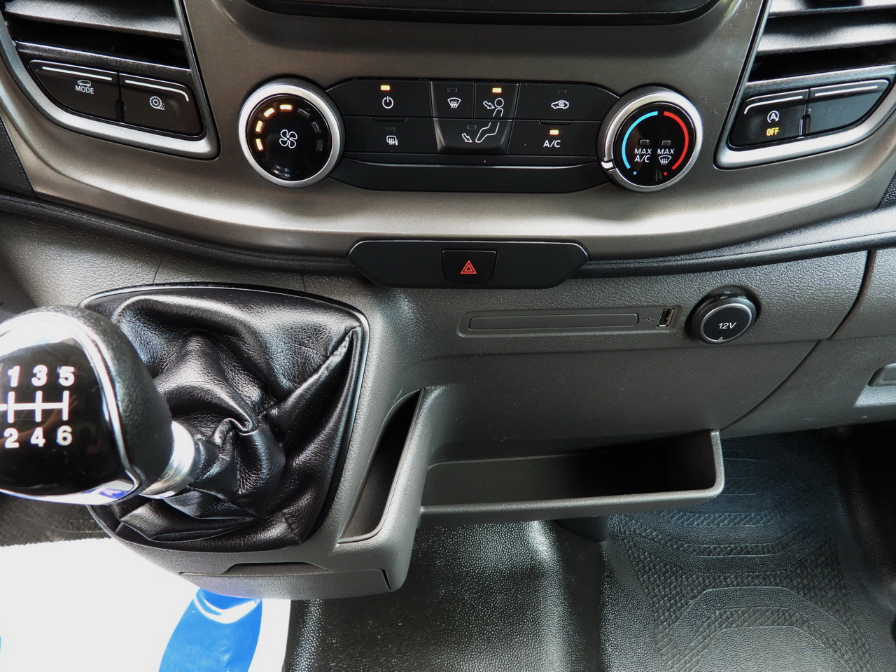 Box van FORD TRANSIT BOX LIFT 8 PALLETS CRUISE CONTROL LED LIGHTS TWIN WHEELS AIR CONDITIONING  130HP: picture 37