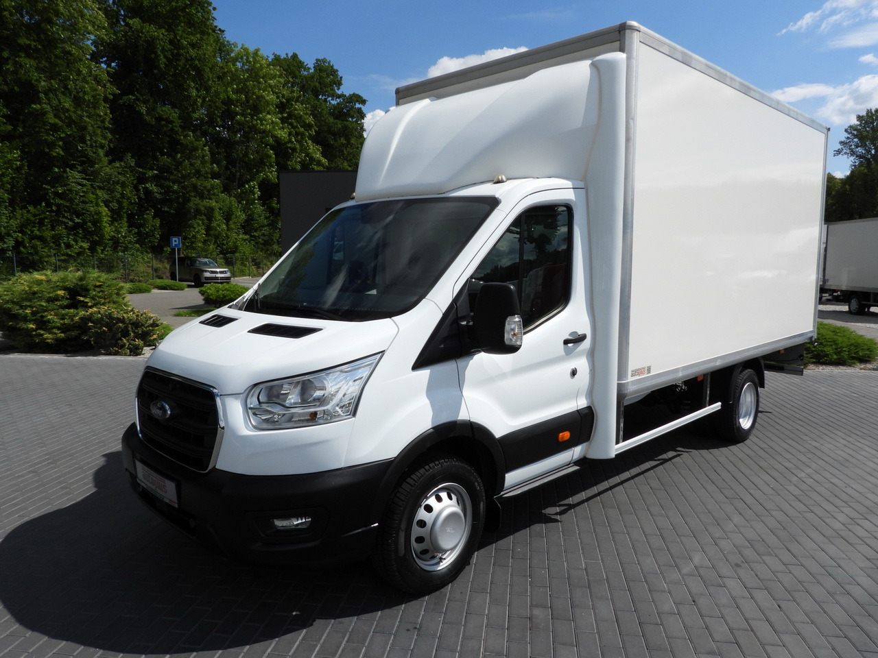 Box van FORD TRANSIT BOX LIFT 8 PALLETS CRUISE CONTROL LED LIGHTS TWIN WHEELS AIR CONDITIONING  130HP: picture 22