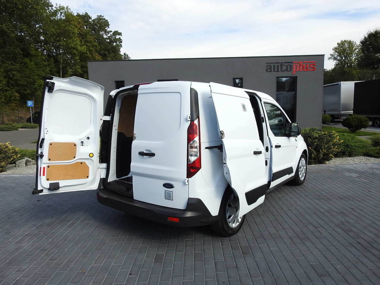 FORD TRANSIT CONNECT VAN CRUISE CONTROL NAVIGATION AIR CONDITIONING 100HP - Panel van: picture 3 FORD TRANSIT CONNECT VAN CRUISE CONTROL NAVIGATION AIR CONDITIONING 100HP - Panel van: picture 3